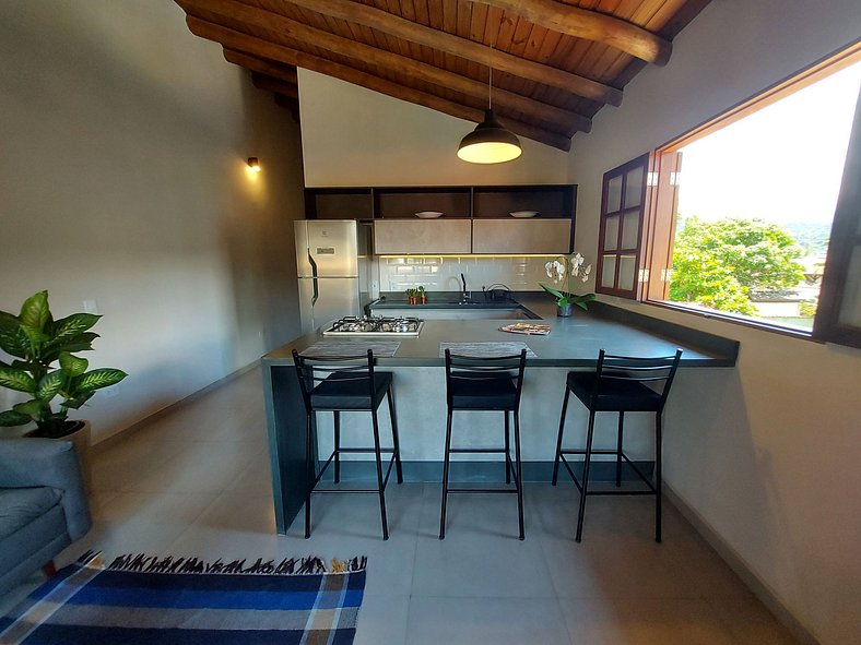 Mamanguá - Apto c/ piscina, 50mts da praia, cozinha, churras